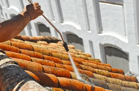 Nettoyage de toitures - Calvisson